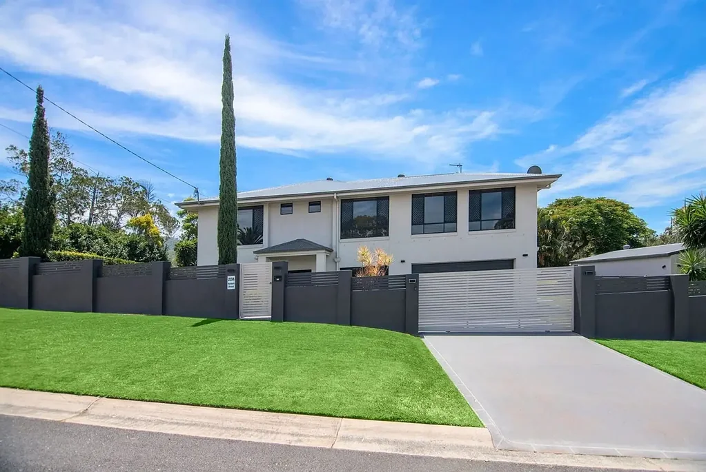 Rare Opportunity - Spacious 5-Bedroom Family Home with Utilities Included & Flexible Furnishing Options