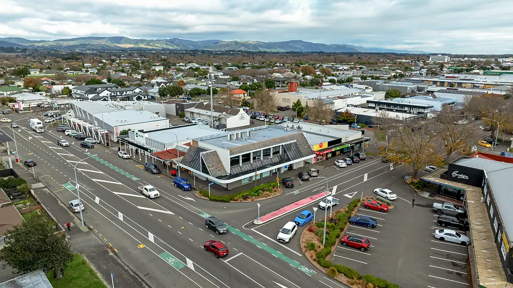 Roslyn Prime commercial space for lease!