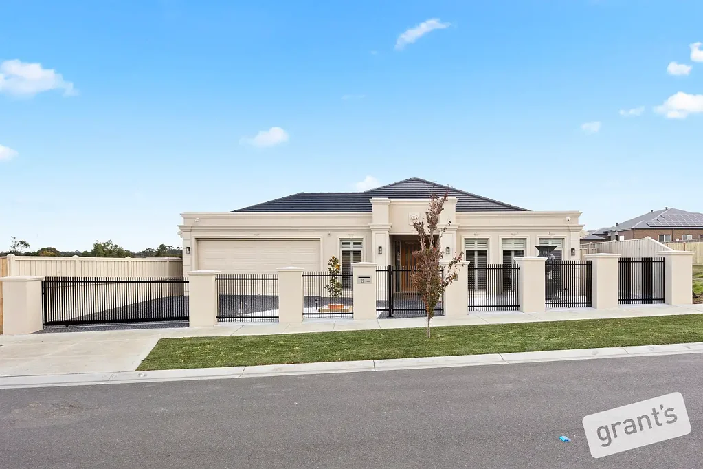Narre Warren North 5غرفة نوم A Grand Statement of Refined Georgian Elegance in Narre Warren North's Premier Dress Circle
