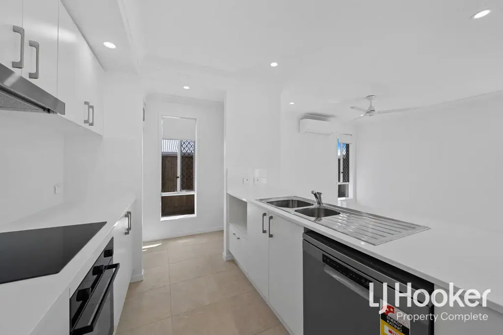 Ideal Family Home - Stylish but Practical - Generous Backyar