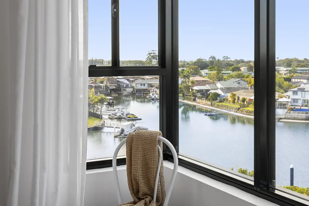 Biggera Waters 2कमरा Water Views and Resort Style Living