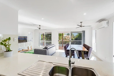 12A Trilby Street, Redcliffe, QLD 4020, 4房, 2浴, House