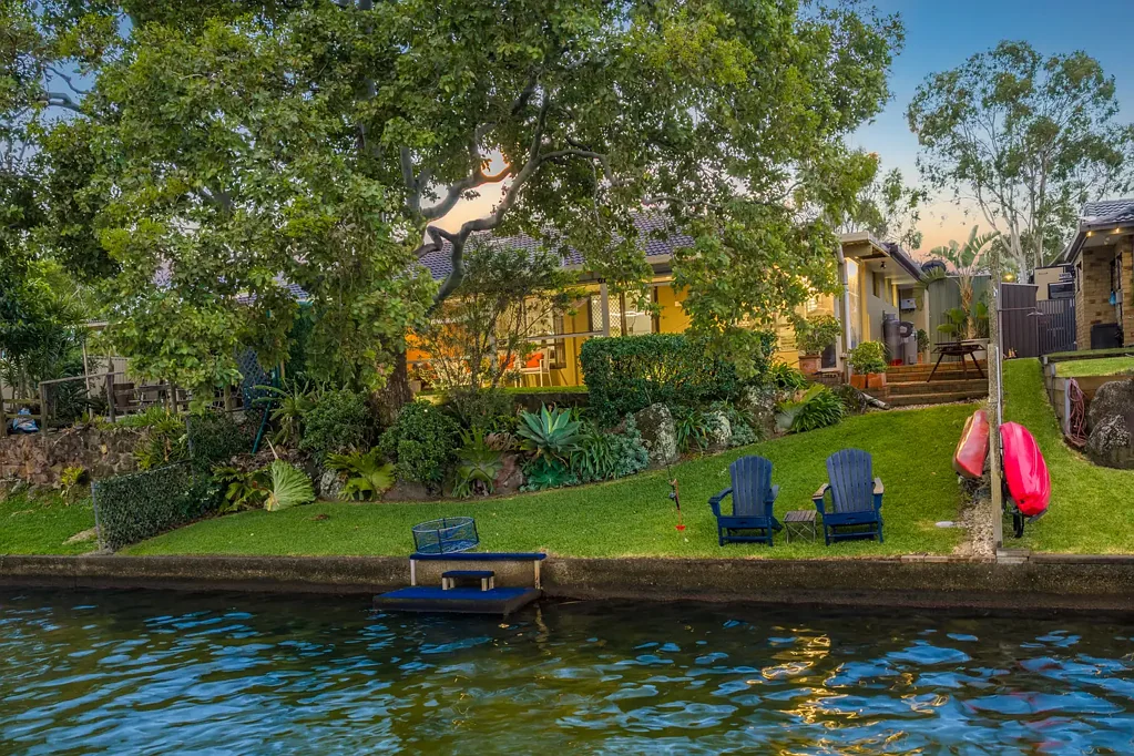 Coombabah 3Habitaciones Lakefront Lifestyle, Renovated Luxury & Room for the Boat