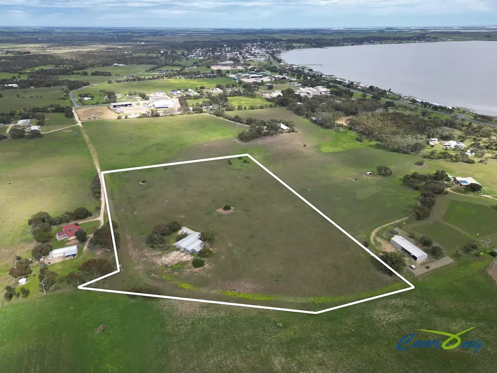 Meningie  11.87 acres of lifestyle freedom with extensive shedding