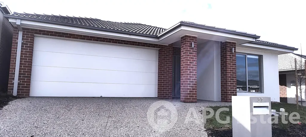 Spacious 4-Bedroom Family Home in Prime Central Location with Modern Comforts