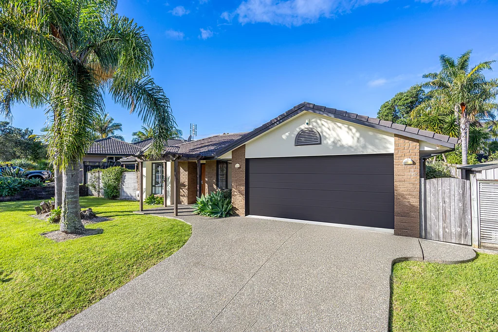 33 Admirals Court Drive, Greenhithe, North Shore City, Auckland