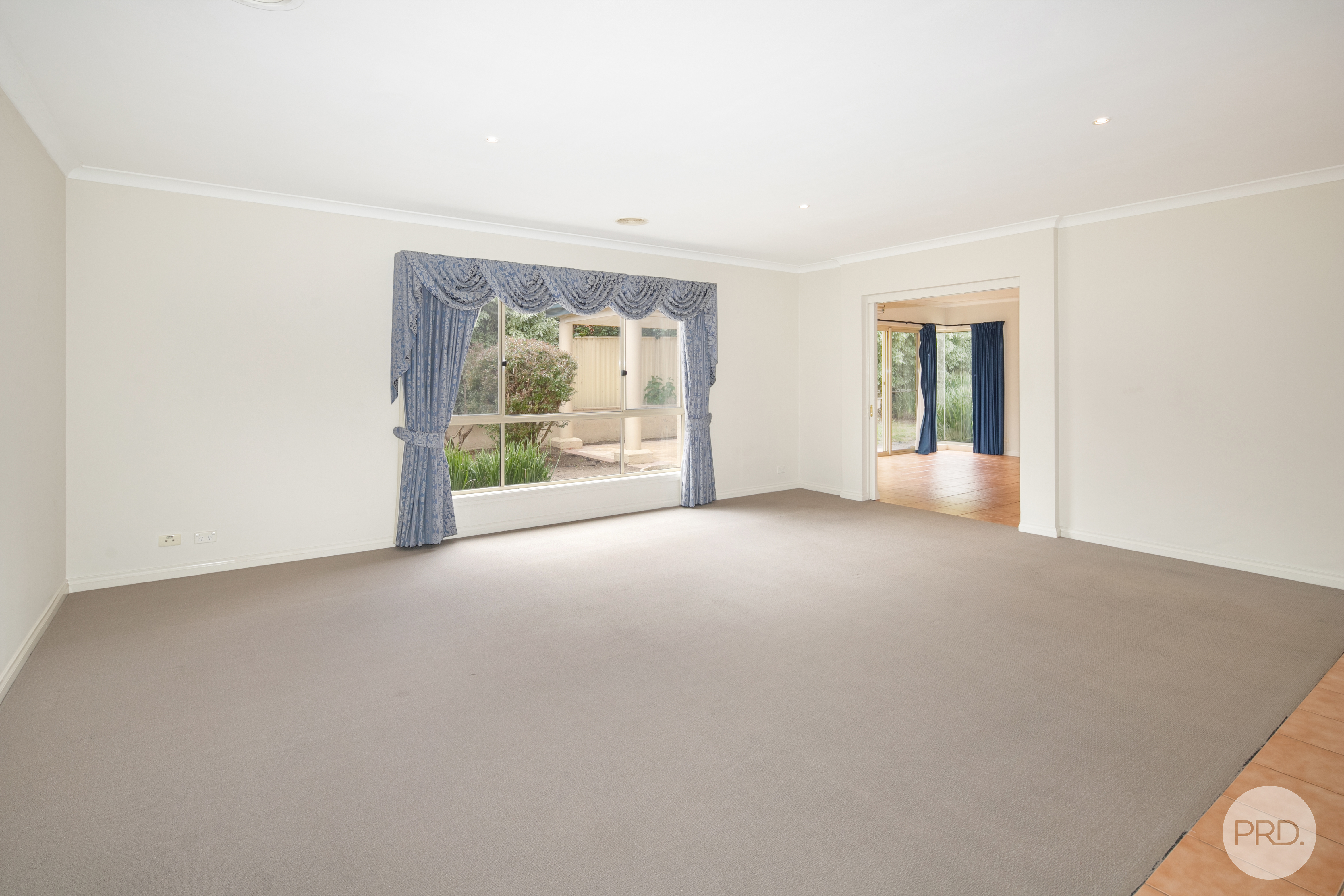 11 OAKBANK DR, MOUNT HELEN VIC 3350, 0 chambres, 0 salles de bain, House