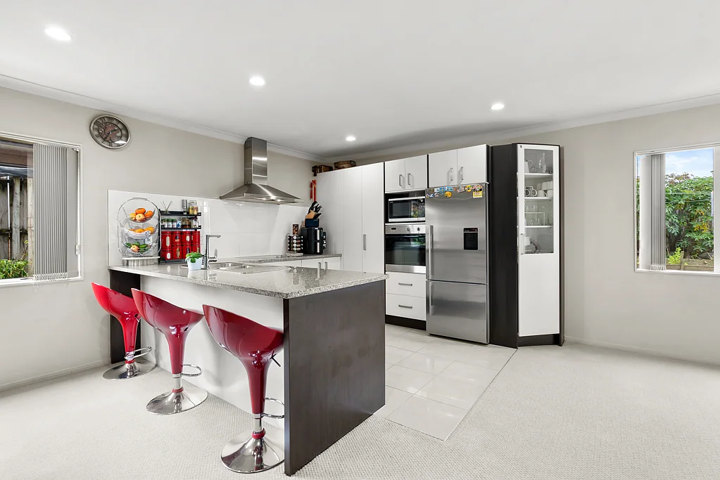 Papakura 4ห้องนอน Modern Family Living in Prime Location
