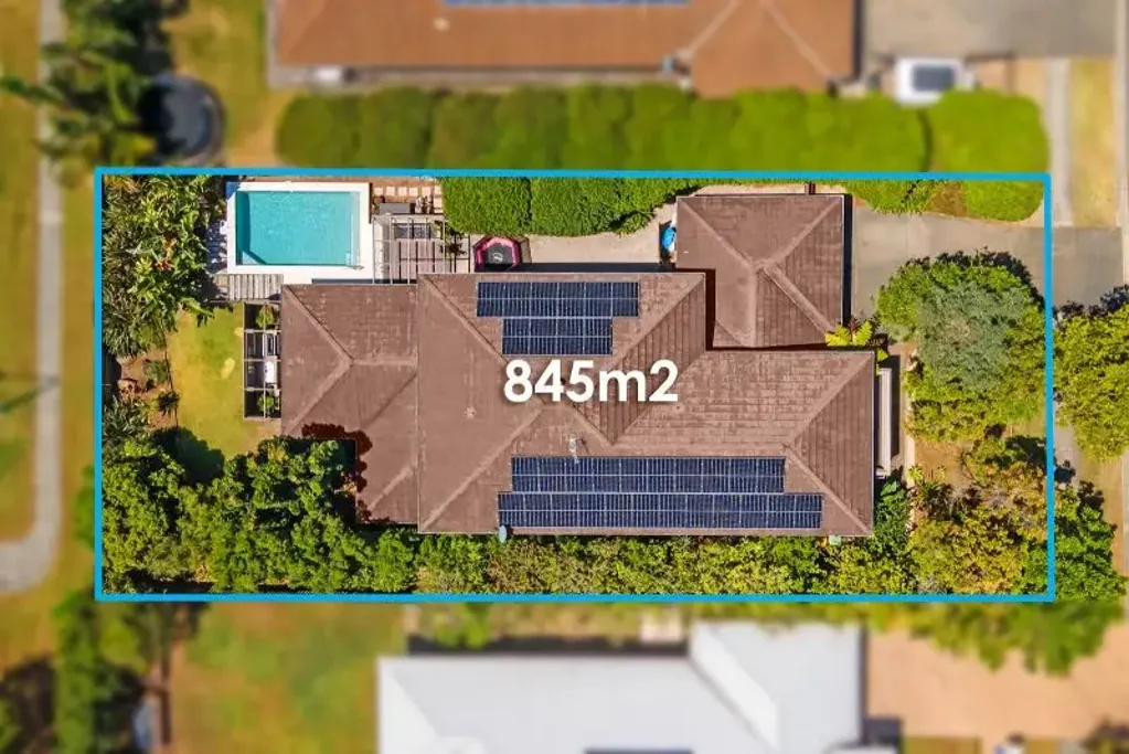 3 Laughlen Chase, Pacific Pines, QLD 4211