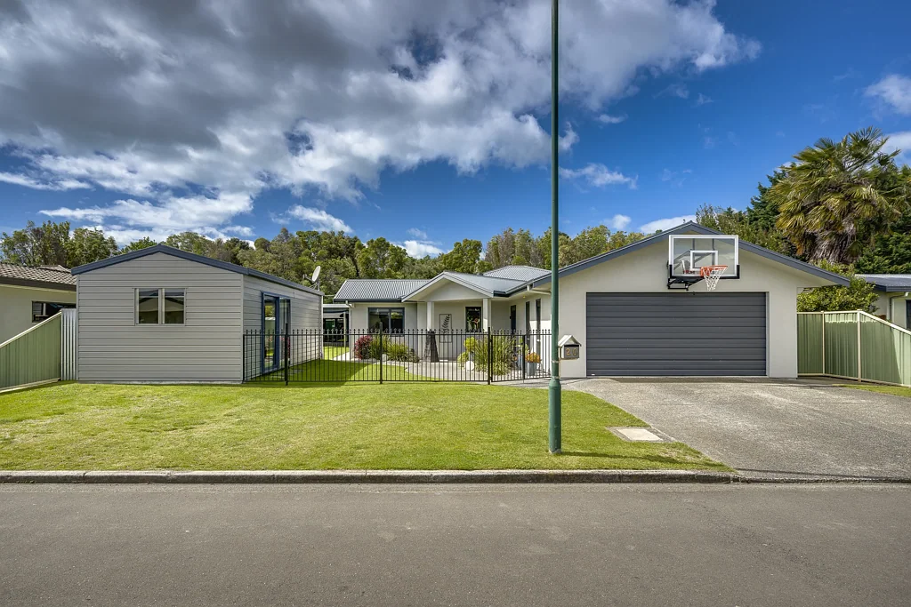 Taradale 3房  More space. More options. Taradale.