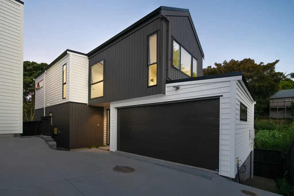 Browns Bay 5침실 Modern Convenience Meets Serenity in Browns Bay