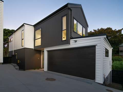 Browns Bay 5 Bedroom Modern Convenience Meets Serenity in Browns Bay