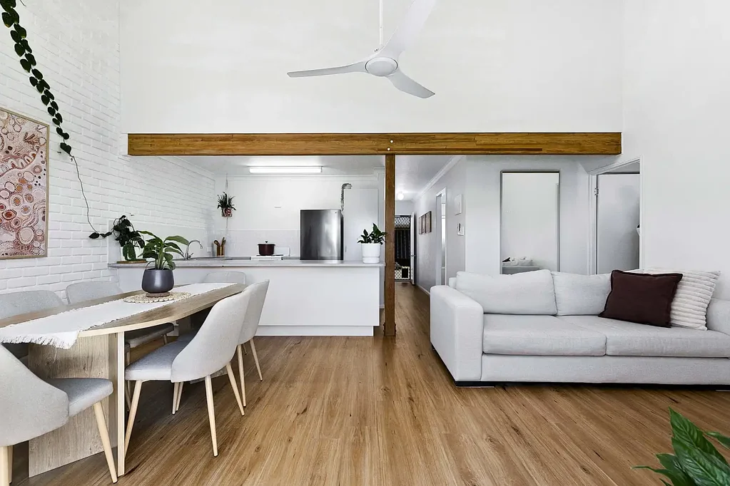 Pialba 2 Slaapkamer Low-set Unit Living in the Heart of the Bay