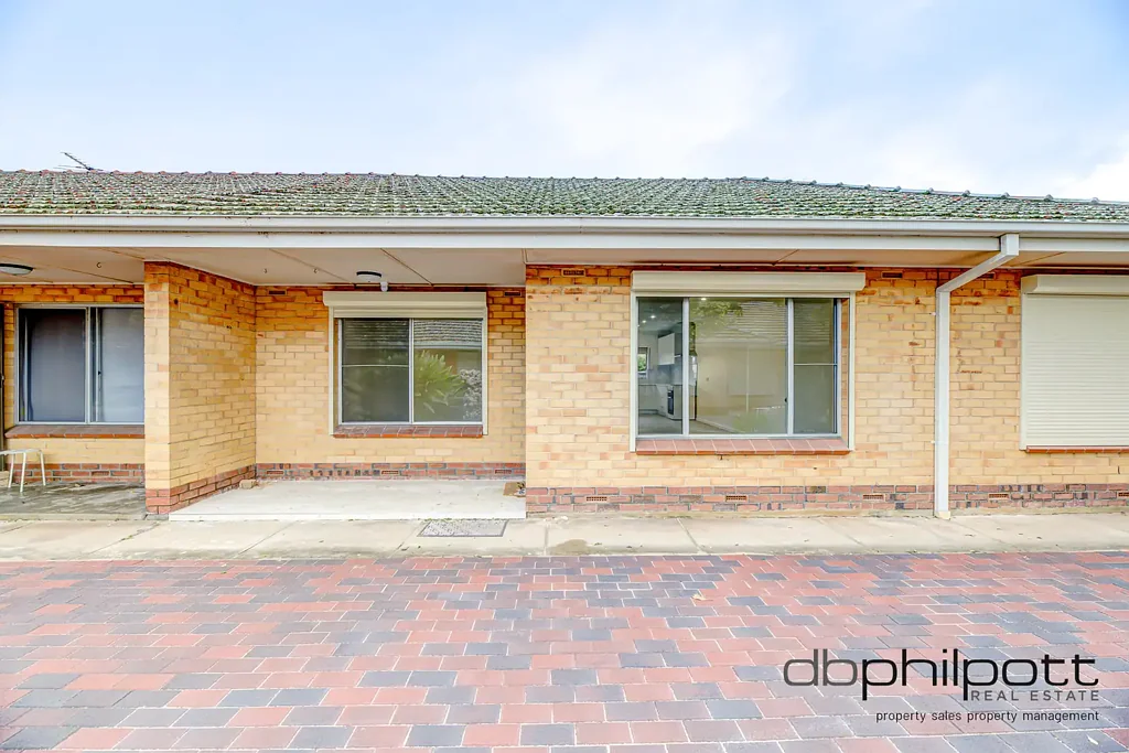 Stylish Renovation in a Quiet Woodville Group!