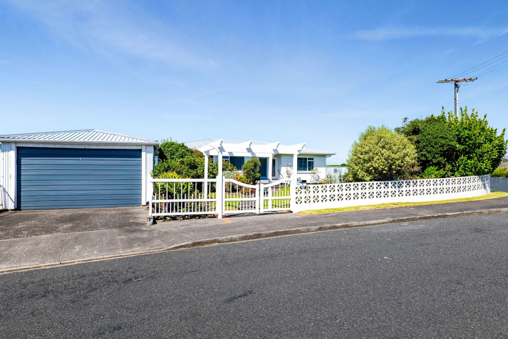 1 Catherine Crescent, Moturoa, New Plymouth, 5 Bedrooms, 0 Bathrooms