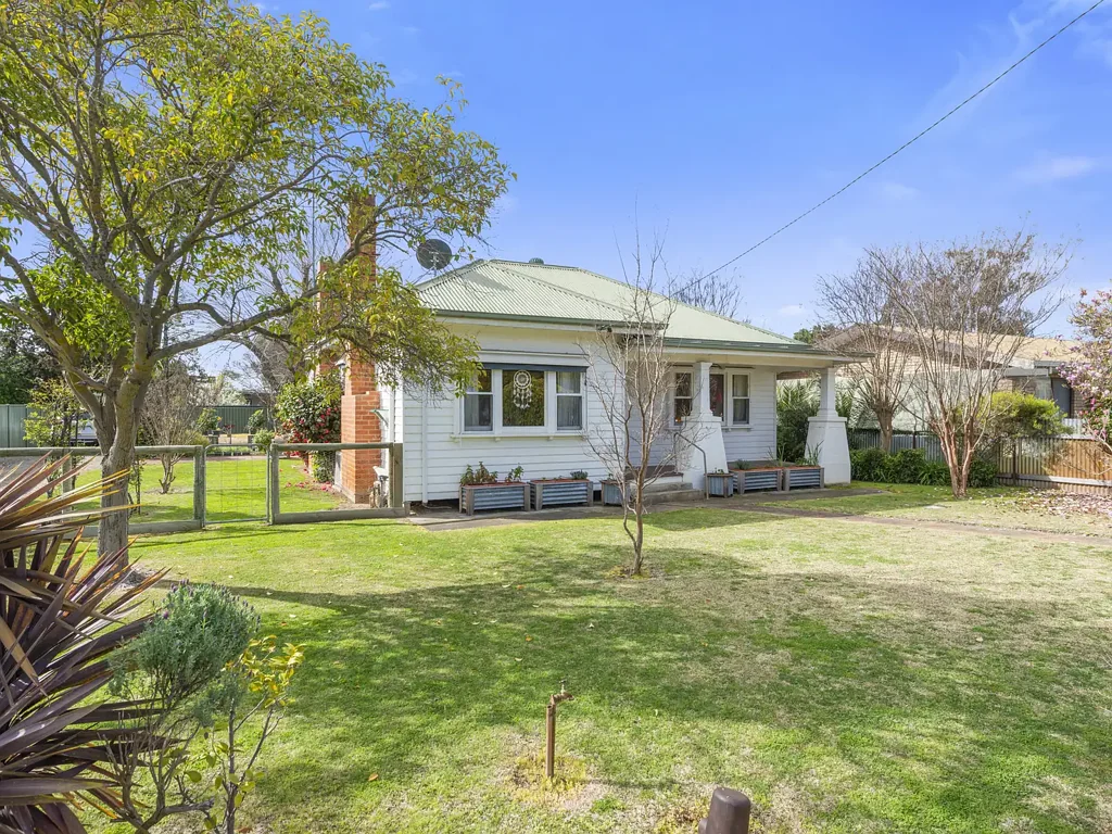 Tocumwal 2कमरा Character Weatherboard Living, Moments from the Murray