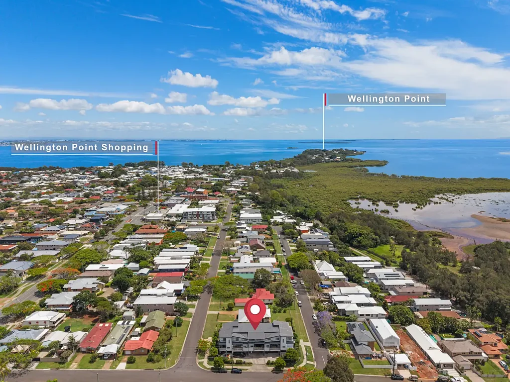 Wellington Point 4房 奢华联排别墅 226平米空间 湾景厨房石材台面 四卧带套间 浴室双车库 阳台庭院 步行村站 Spacious Executive Town House in the centre of  Wellington Point