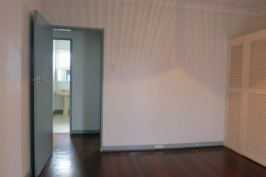 Comfortable Family Living in a Quiet Rockingham