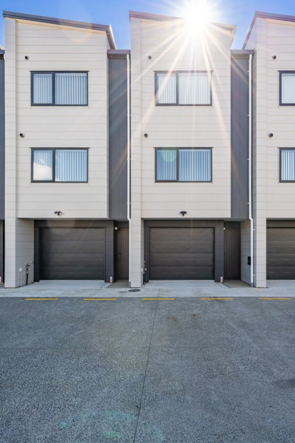 MANGERE BRIDGE, 3 BEDROOMS