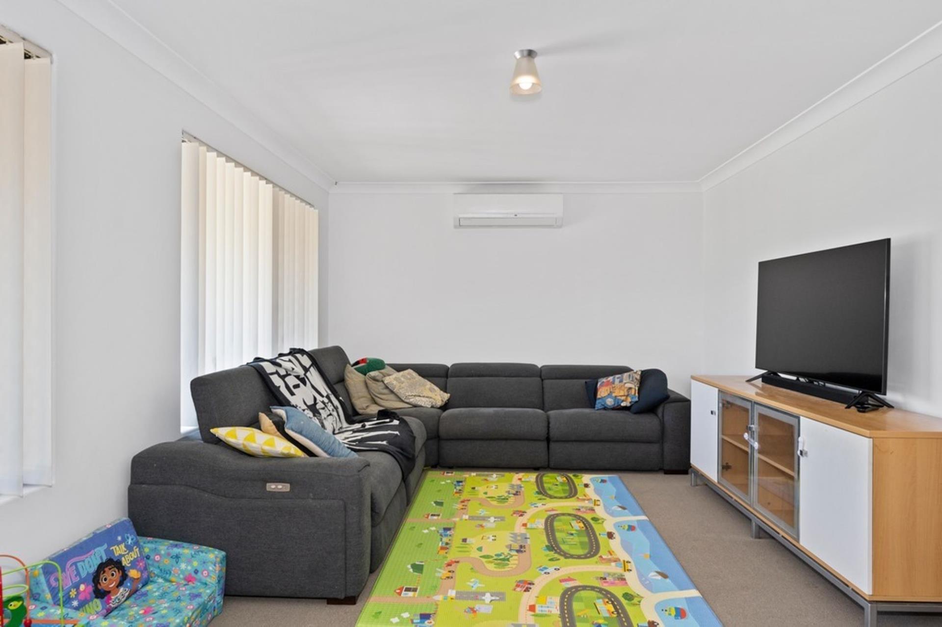 6 GOULD PL, PARMELIA WA 6167, 0 habitaciones, 0 baños, House