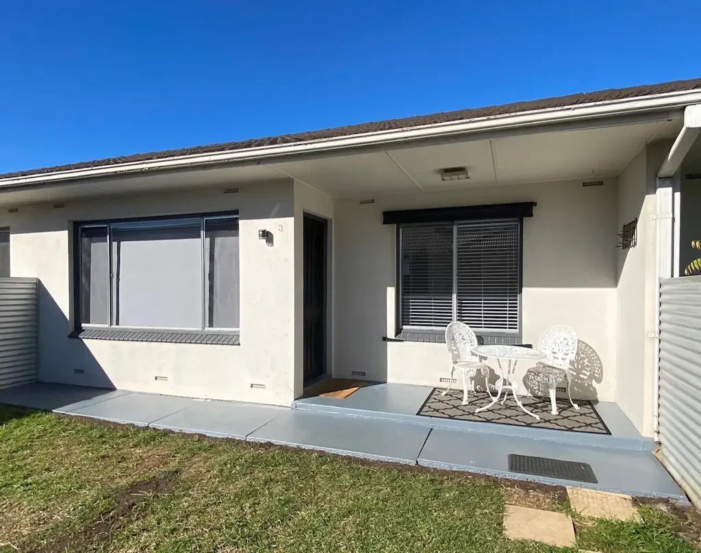 Appealing Unit With Two Private Courtyards - 5 MONTH LEASE