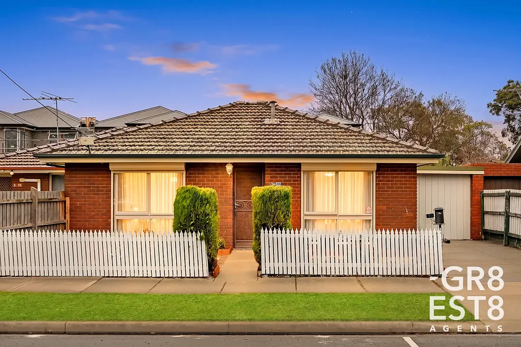 Cranbourne 2침실 Affordable Entry into the Property Market – Ideal First Home or Investment & No Body Corp Fees!