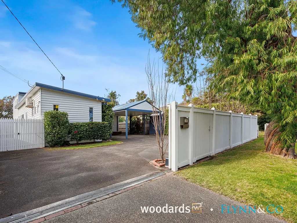 9 Foothills Avenue, Mccrae, VIC 3938