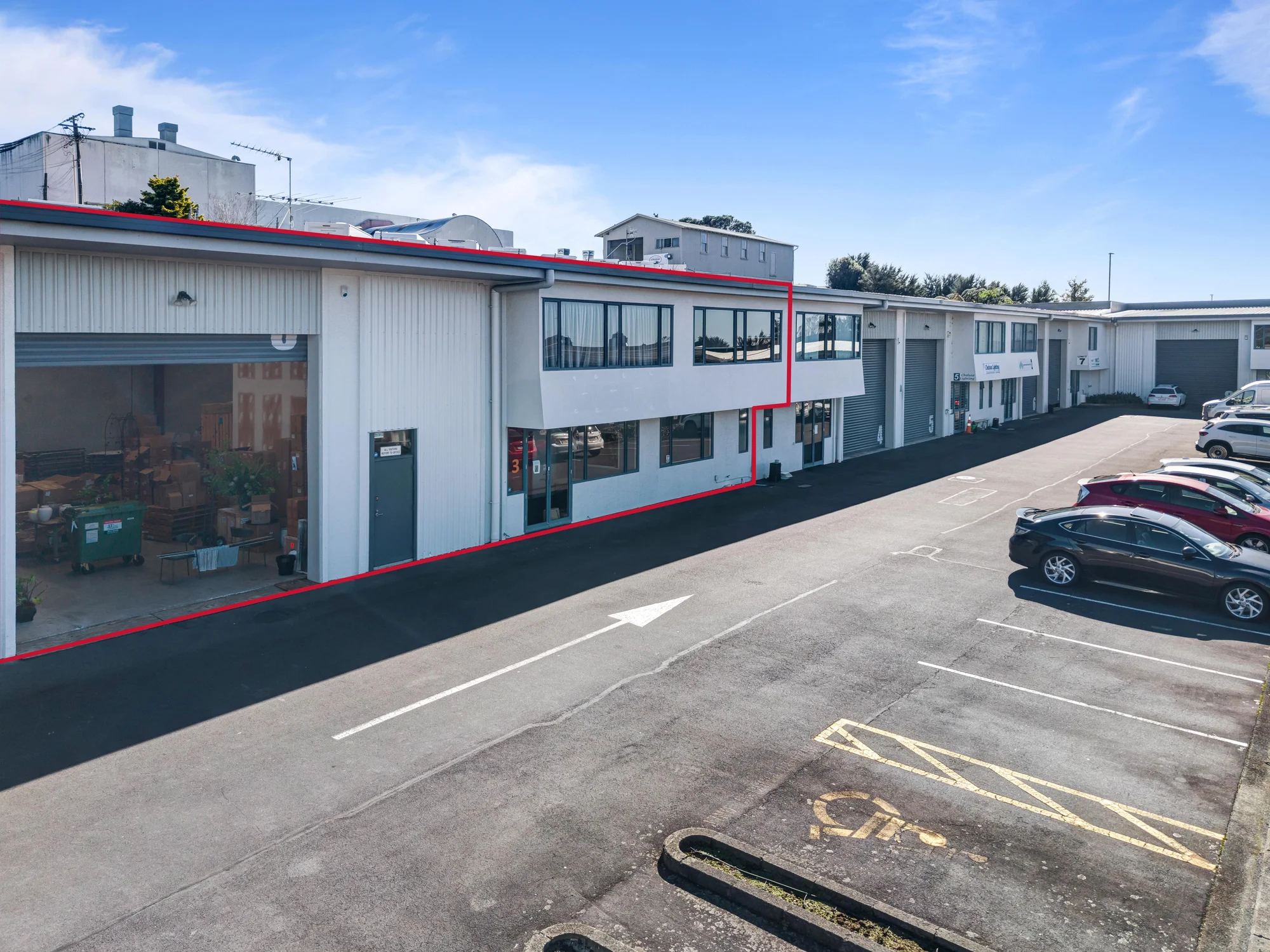Hillcrest  Quality office/warehouse unit