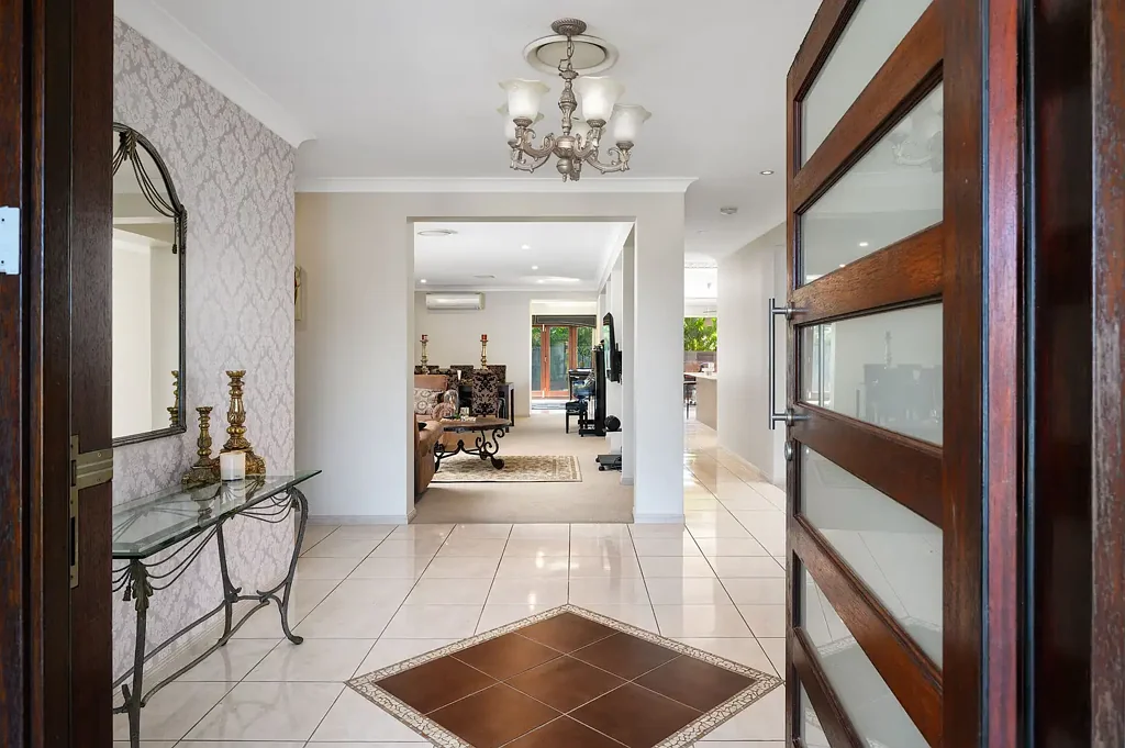 Southside 5कमरा Executive Family Home