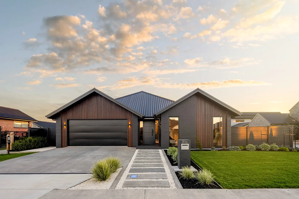 Cambridge 4房  Elegant eco retreat, enjoy poolside bliss!