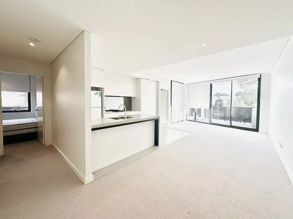 Oversized Two-Bedroom Apartment in Prime Waterside Location | Unfurnished