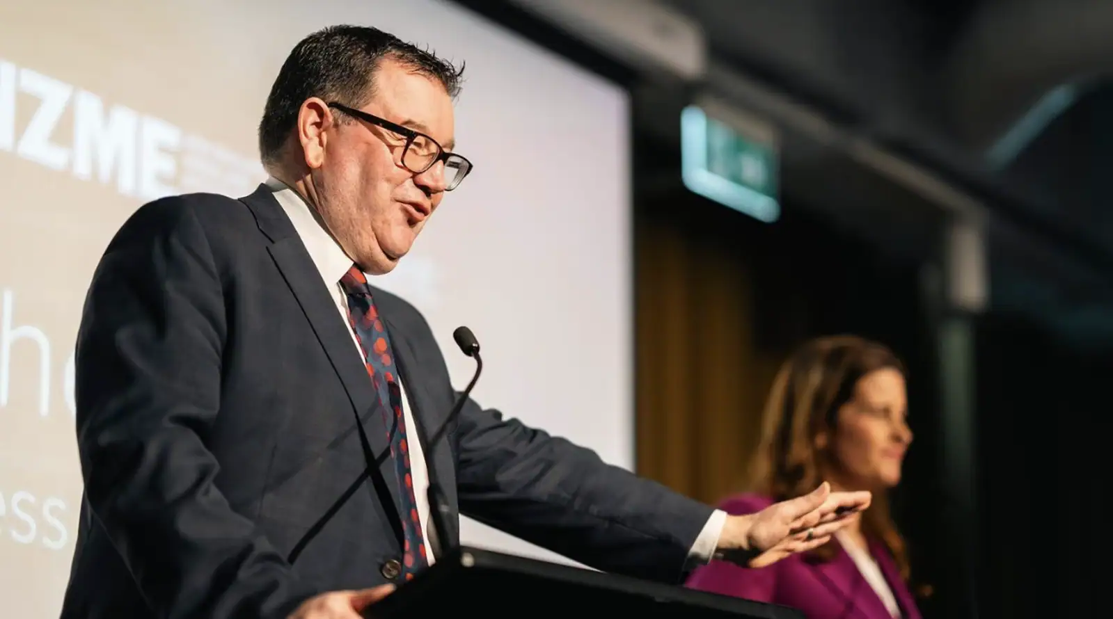 商界CEO们如何评价红蓝两党“财政大管家”?Robertson与Willis的权衡