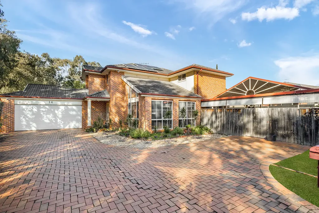 Woodcroft 5 Bedroom FAMILY HOME IN THE HEART OF WOODCROFT