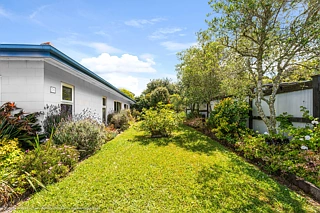 71 Stapleford Crescent, Browns Bay, North Shore City