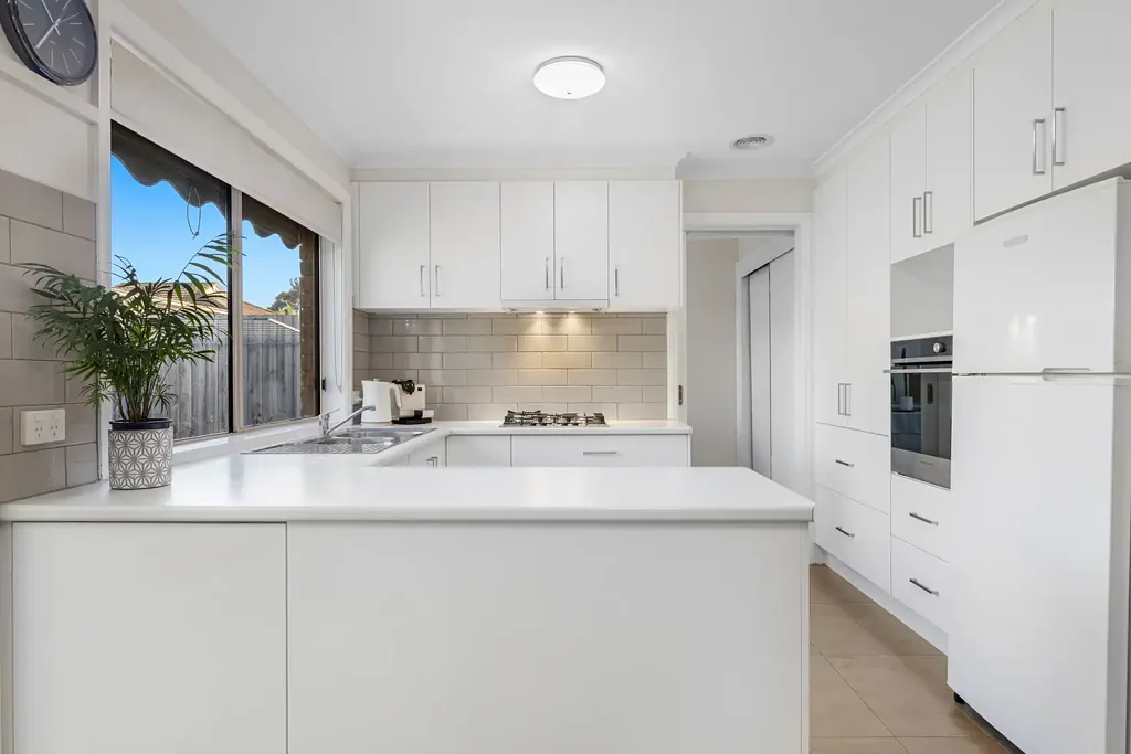 Dingley Village 2房 Dingley Village中心 专属55+社区 自然光线充裕 精致装修 低维护生活 安全便捷舒适 Downsize Without Compromise