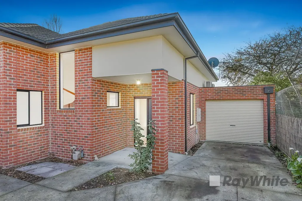 2/11 Moomba Parade, Dandenong, VIC 3175