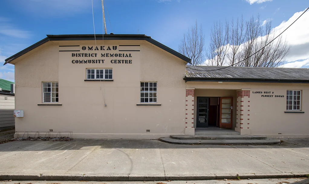 Omakau Pure Theatre - Utilise or Improvise