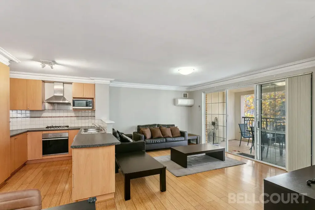 Furnished 3 Bedrooms Close to Everything!