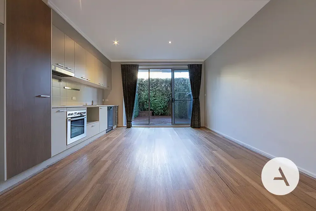 Two-Bedroom Executive Apartment in Prime City Location!