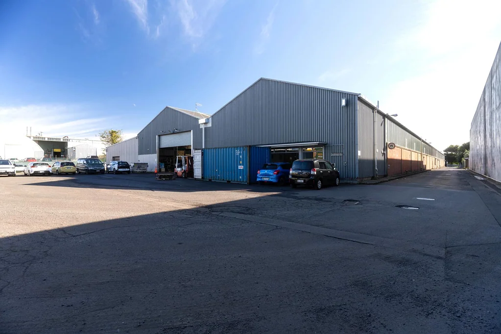 Mangere Bridge Sole Agency: 2,500sqm with Sharp Rentals