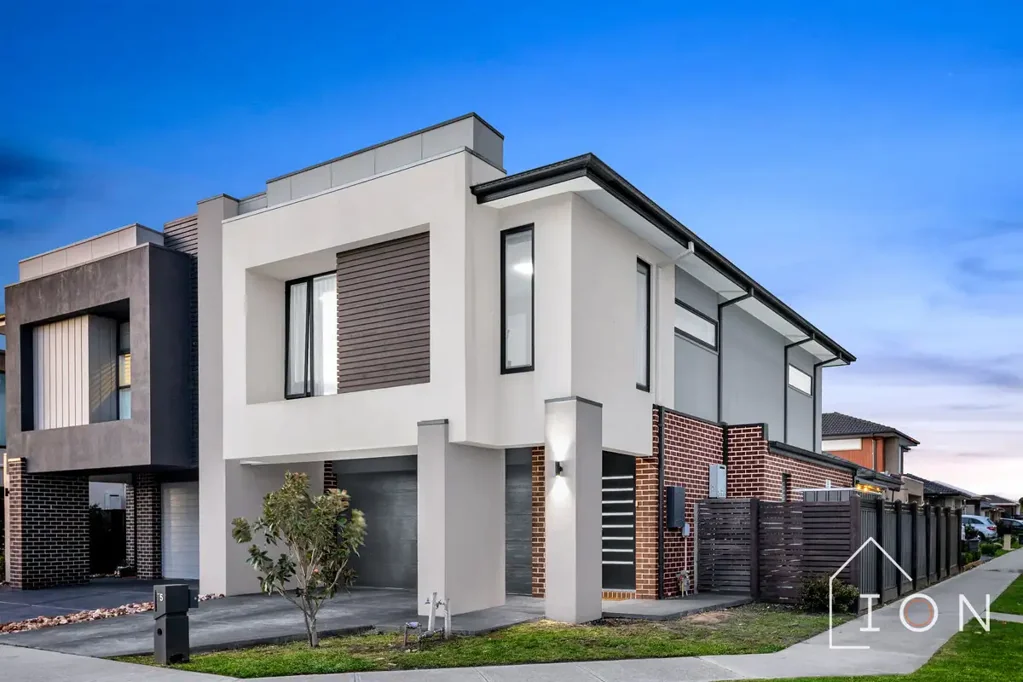 75 Glenrose Boulevard, Clyde North, VIC 3978