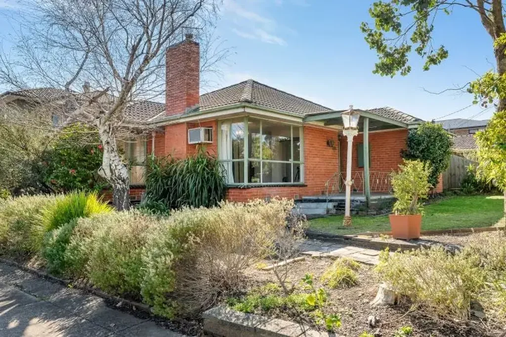 Ferntree Gully 3 Bedroom Renovate or Detonate.
Closing Date Sale Tusday. 09/09/2025 5pm.