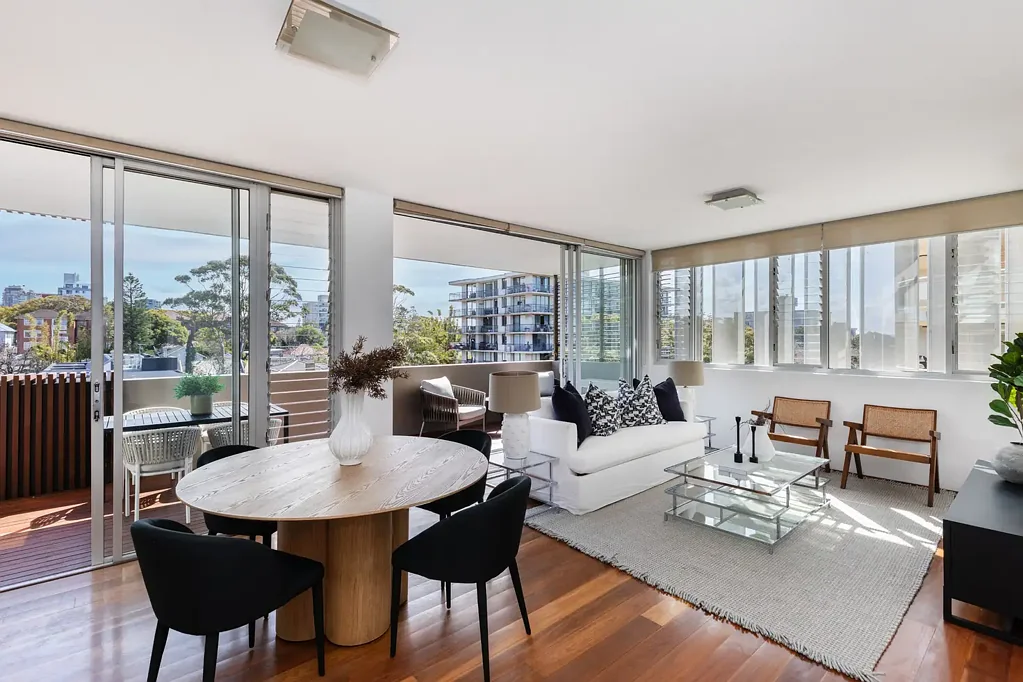Bondi 2침실 Spacious & Light Filled Entertainers Apartment
