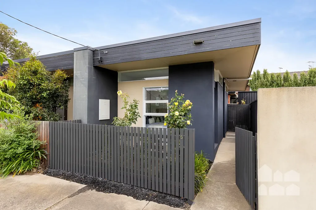 5 Bishop Street, Kingsville, VIC 3012