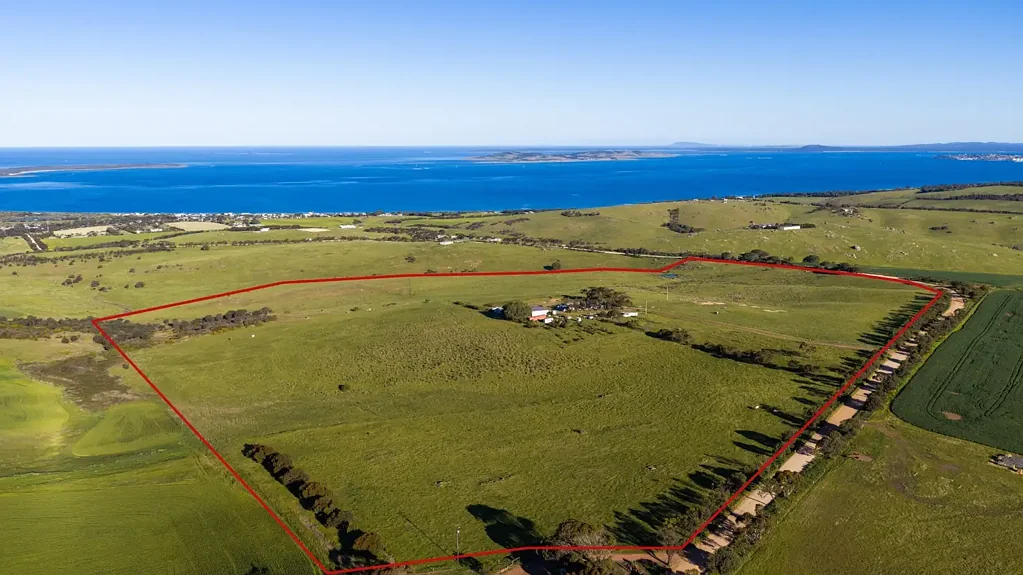 North Shields Coastal & Rural Lifestyle combine with Stunning Ocean views