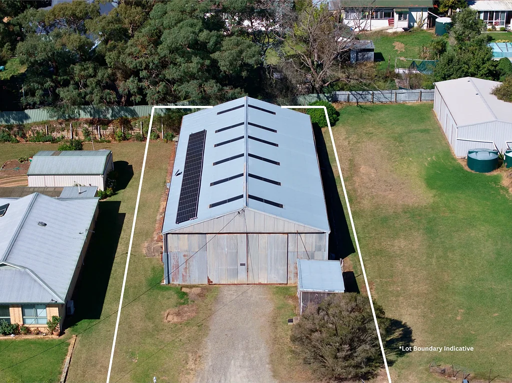 Braidwood Forget about the barn find, here's the barn!