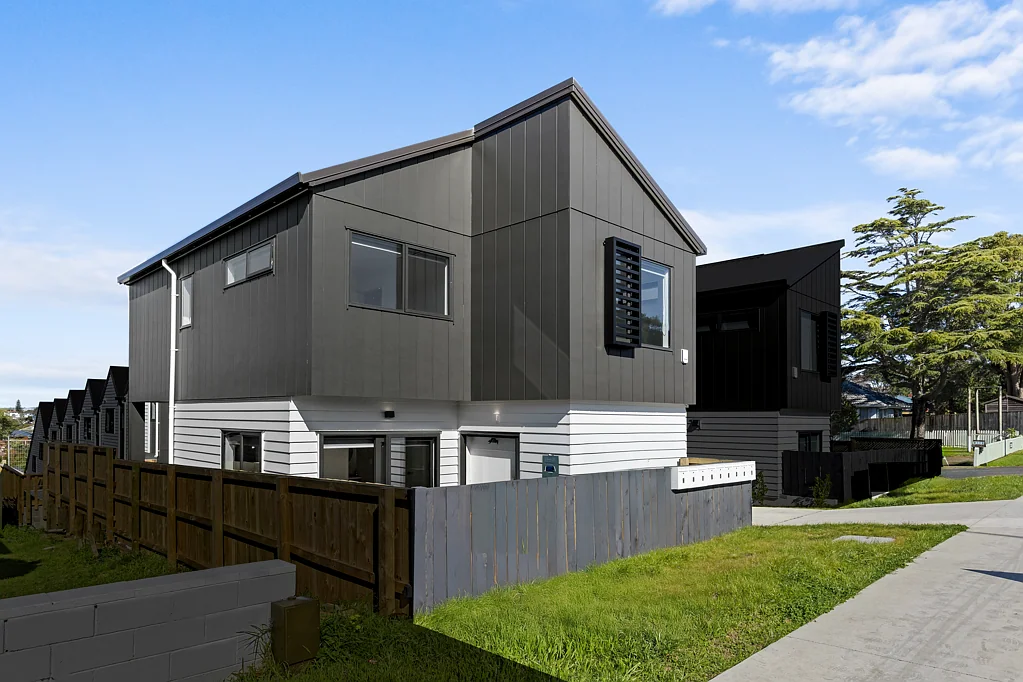 Pakuranga 3房  Freehold, Standalone, Brand New  with Charging Station