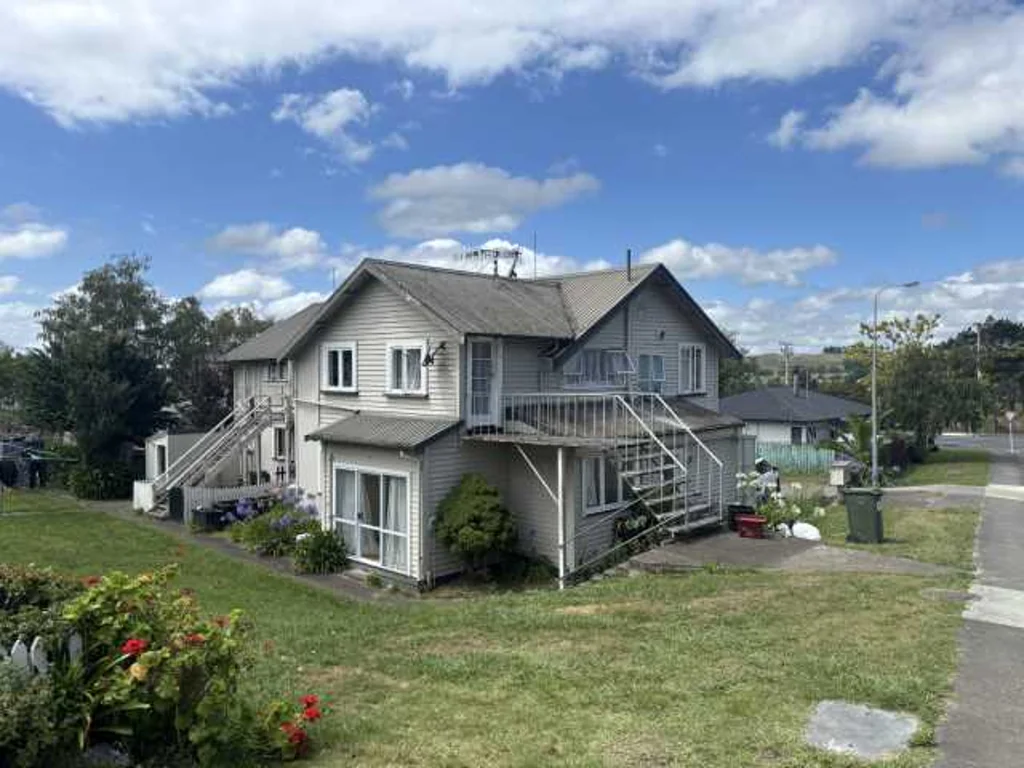 Waipukurau and Surrounds 6 Bedroom 10% Return with upside