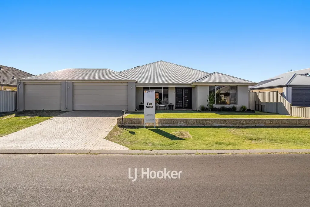 Supersized family home in Treendale
