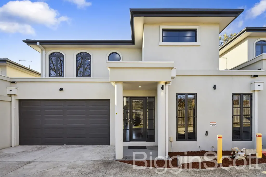 Mount Waverley 4ਬੈੱਡਰੂਮ SPACIOUS LUXURY TOWNHOUSE IN A PREMIER LOCATION
